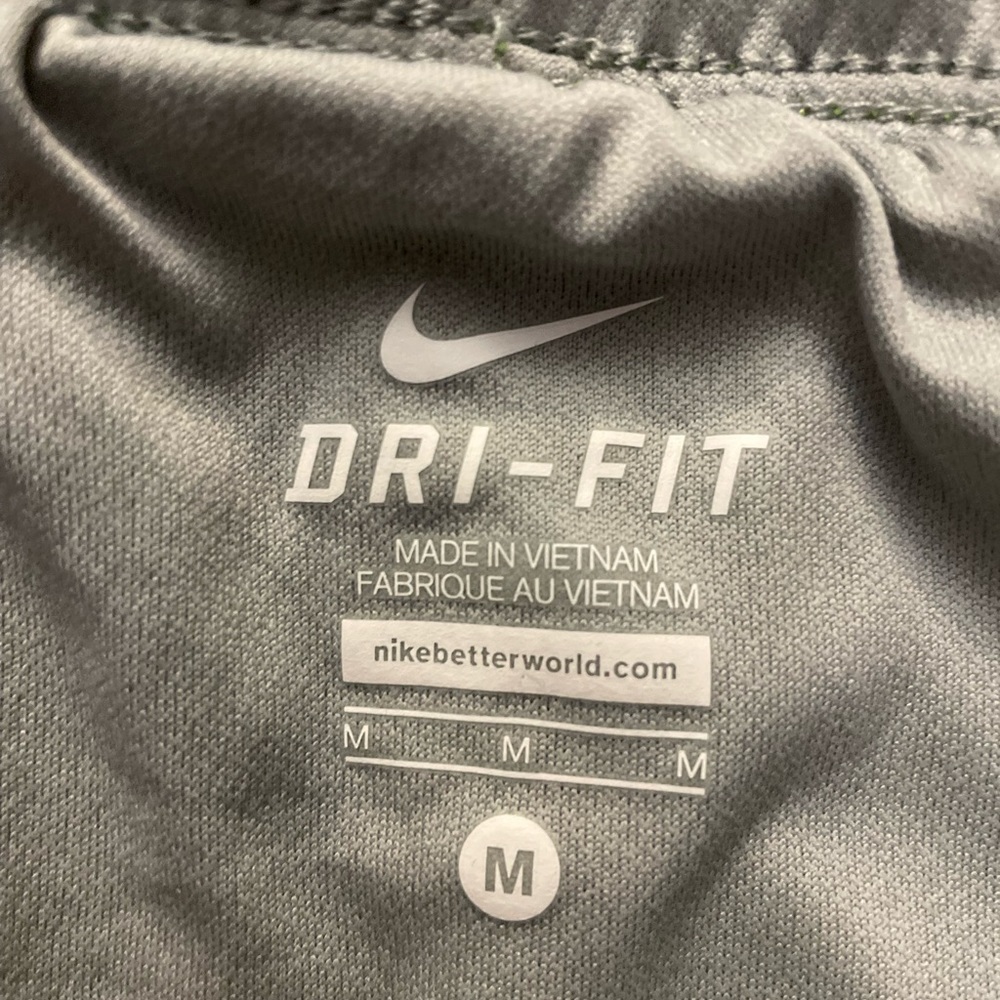 New Womens Nike Dri-Fit Shorts Size Medium - Picture 4 of 4